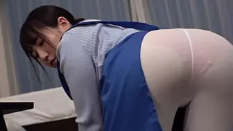"Forgive me because I'm already gone!!" Immediately insert into the too erotic enormous behind of the gorgeous staff dispatched by the housekeeping service!! Pile driving piston cream-pie!!! Part one