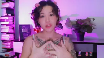 【喷泉乔老师】教你四招，让她心甘情愿“吃香蕉”。如何让女朋友的口交越来越舒服？ 添加 wx:pqzy69 了解更多信息