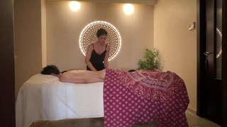 Balinese massage with fine oil