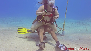 We found a broken dive site mooring and hammered underwater at the abandoned dive site!