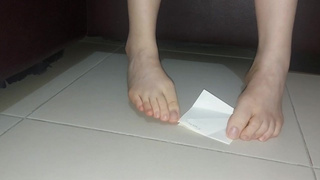 Feet origami lily