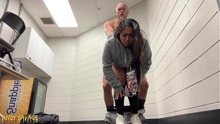 Pro FIGHTER cream-pie his japanese in locker room then wins via 1st round KO