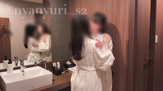【素人レズビアン】彼女と洗面所で・・・bathroom with my GF...女同 Lezbo【百合】