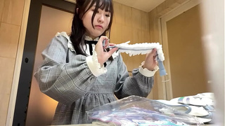 If you want to be an idol, let me do it! A gorgeous woman who wants to be an entertainer wears a cyber maid costume and has cream pie sex! [Luna (20)]